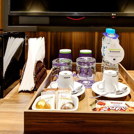 Doubletree By Hilton - Resort - ฟอสดูอีกวาซู ภายนอก รูปภาพ A typical hotel room tray