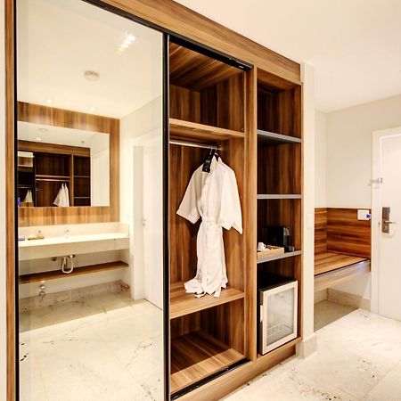 Doubletree By Hilton - Resort - ฟอสดูอีกวาซู ภายนอก รูปภาพ Sliding mirrored wardrobe doors