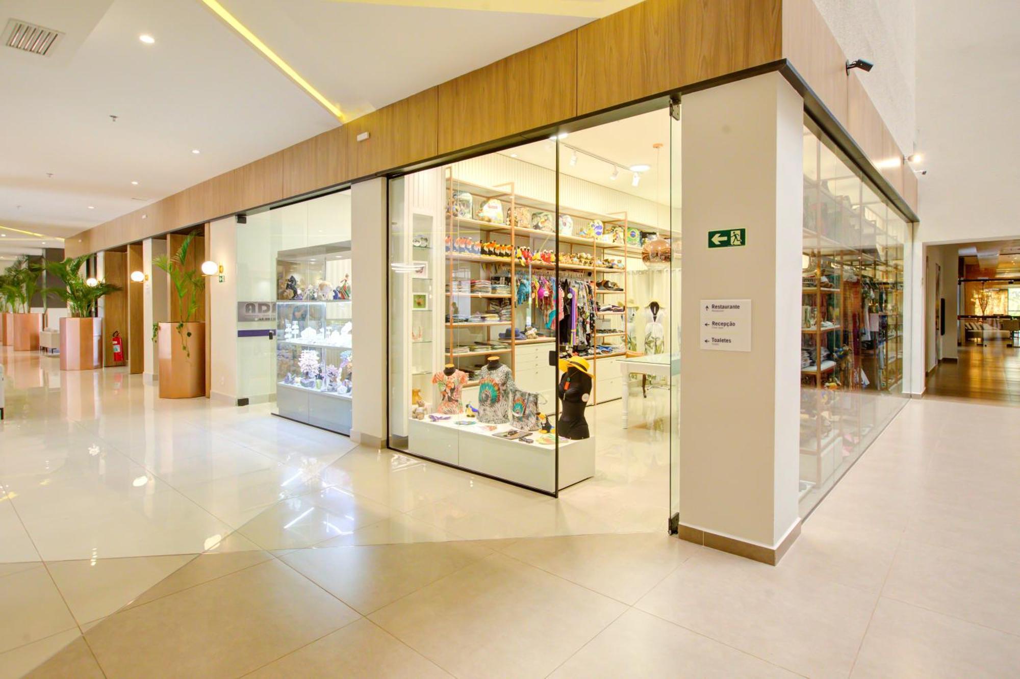 Doubletree By Hilton - Resort - ฟอสดูอีกวาซู ภายนอก รูปภาพ A shop in the shopping mall