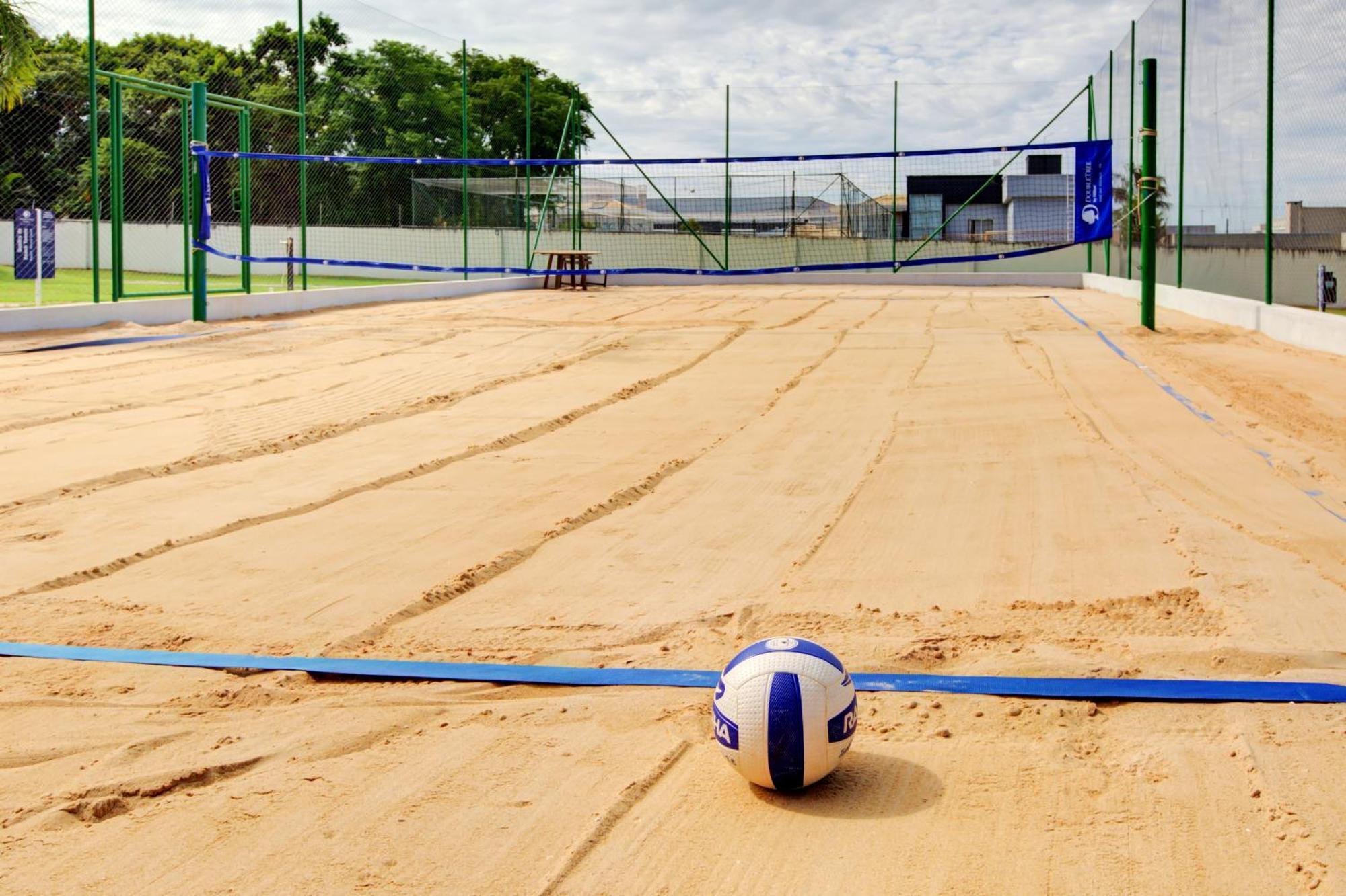 Doubletree By Hilton - Resort - ฟอสดูอีกวาซู ภายนอก รูปภาพ A beach tennis court