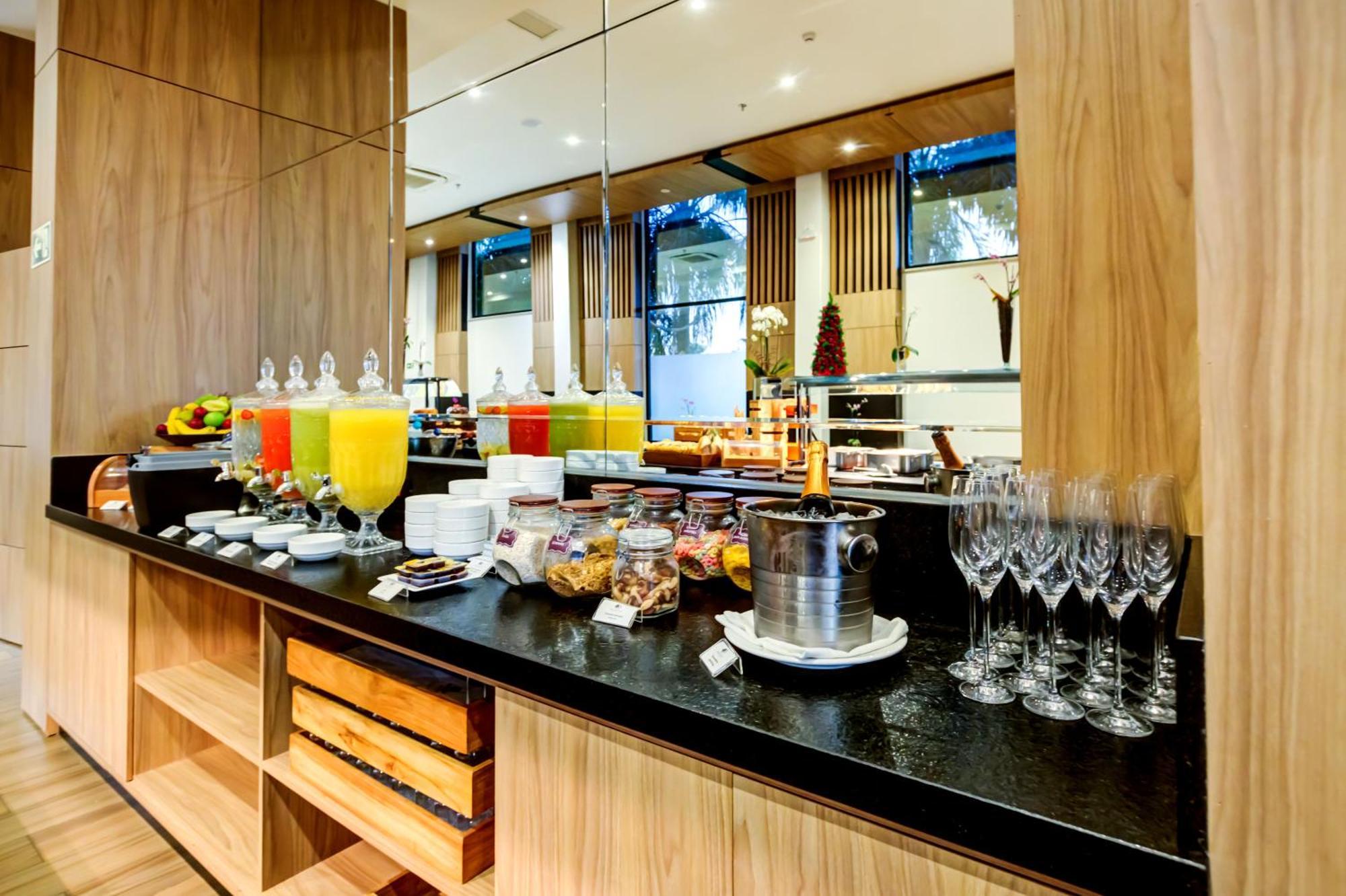 Doubletree By Hilton - Resort - ฟอสดูอีกวาซู ภายนอก รูปภาพ The lounge at the airport