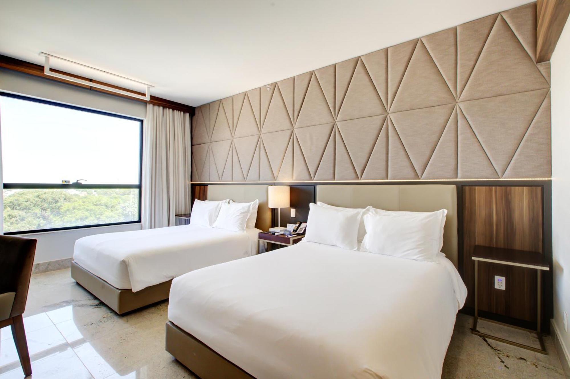 Doubletree By Hilton - Resort - ฟอสดูอีกวาซู ภายนอก รูปภาพ A guest room at the hotel
