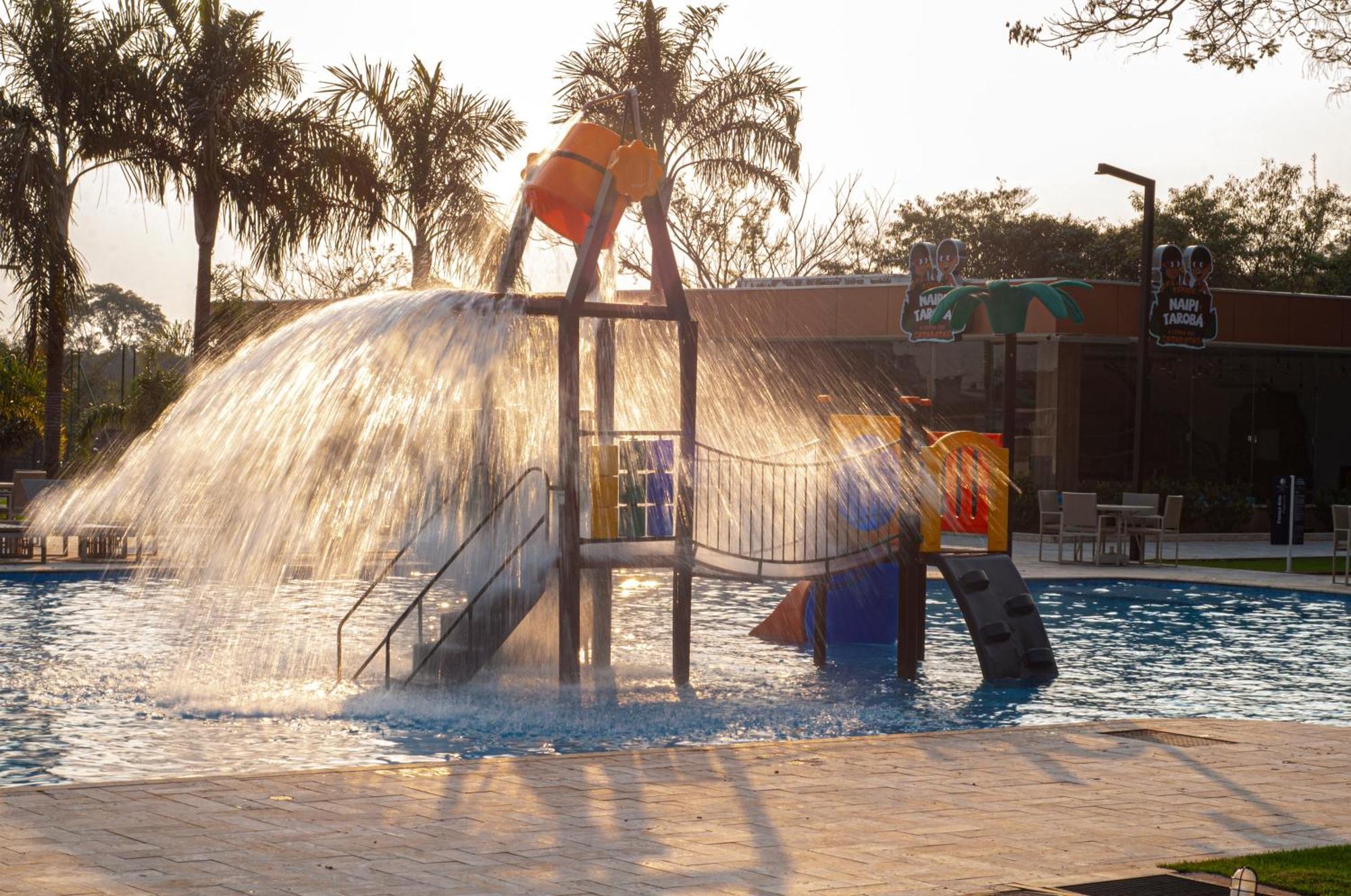 Doubletree By Hilton - Resort - ฟอสดูอีกวาซู ภายนอก รูปภาพ Splash pad at the Community Aquatic Center