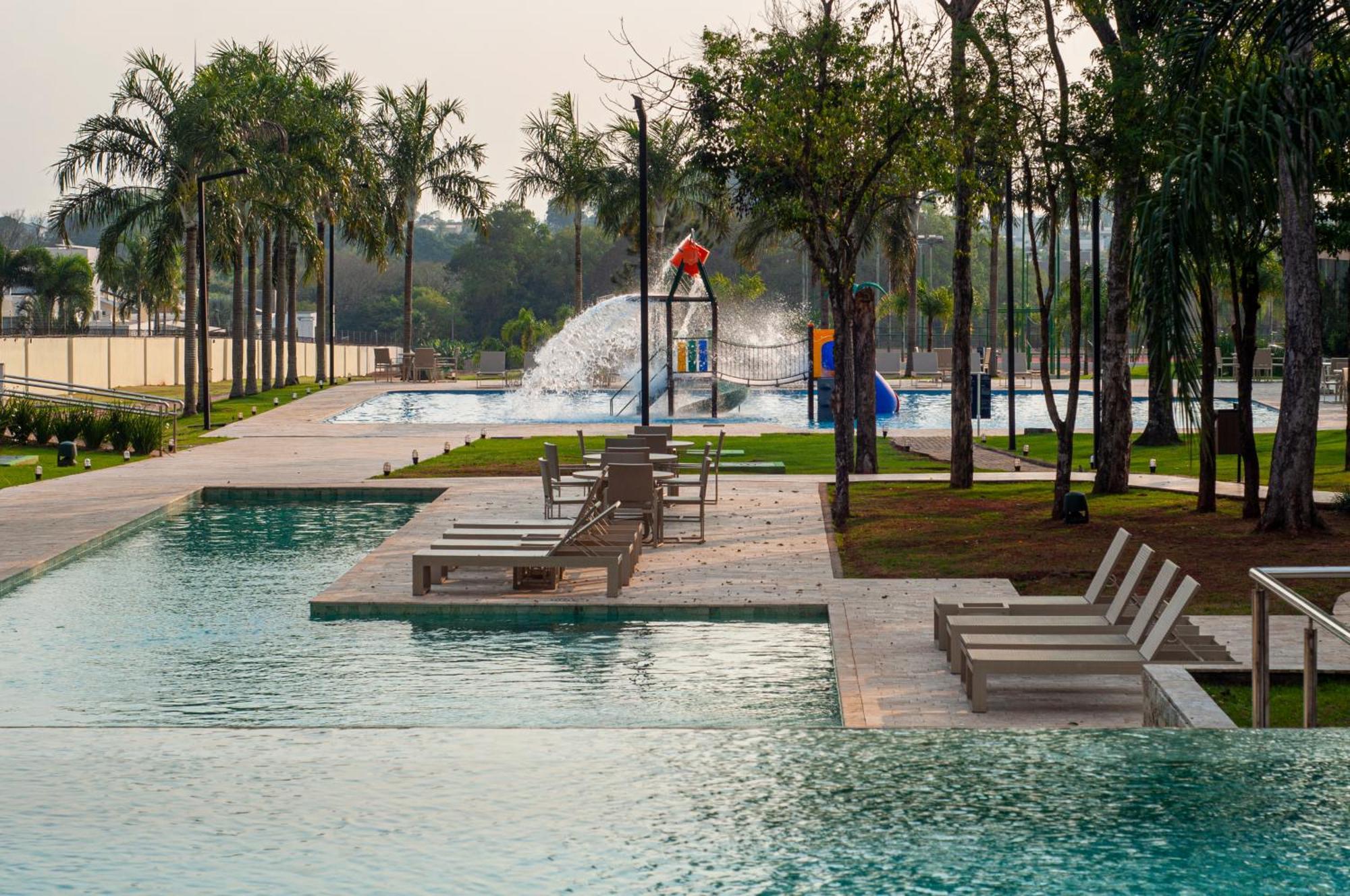 Doubletree By Hilton - Resort - ฟอสดูอีกวาซู ภายนอก รูปภาพ The pool at the resort